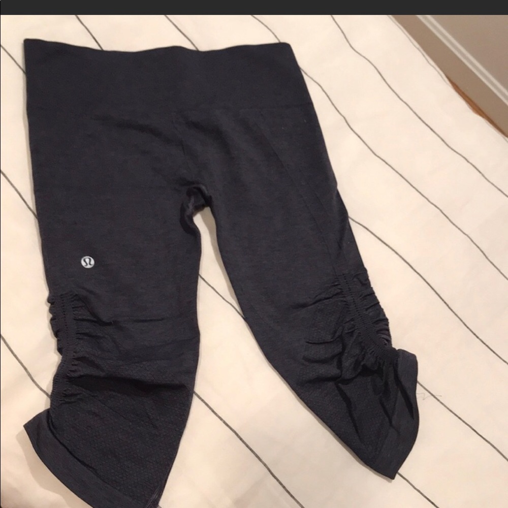 Lululemon seamless crop (dark charcoal gray)